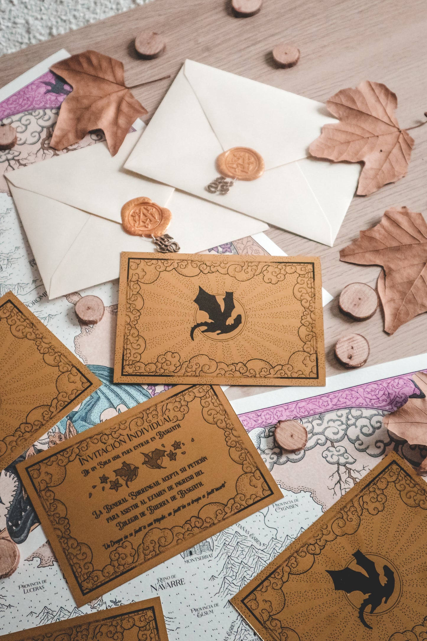 INVITACIÓN FOURTH WING- Invitación Dorada a Basgiath